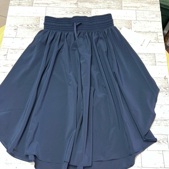 Lululemon - Picture 1 of 8